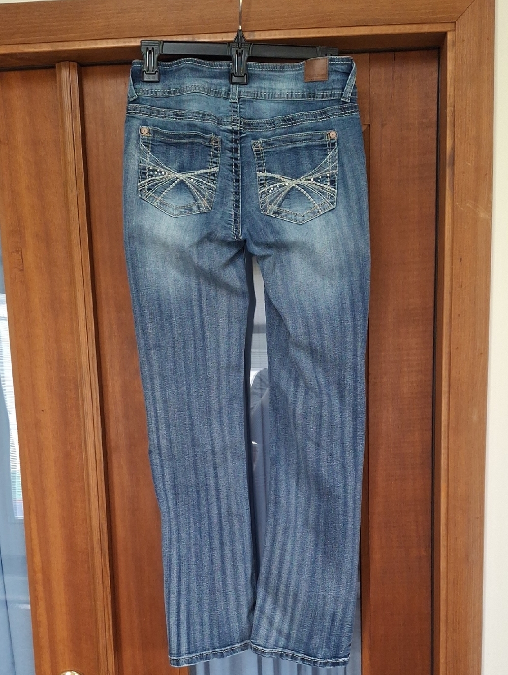 Wallflower Junior's Size 3 Luscious Curvy Boot Cut Jeans - Picture 3 of 8